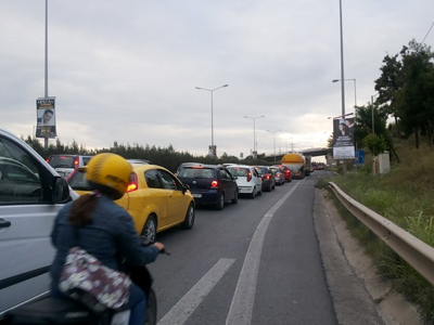 Ατυχήματα λόγω βροχής στην περιφερειακή οδό Θεσσαλονίκης